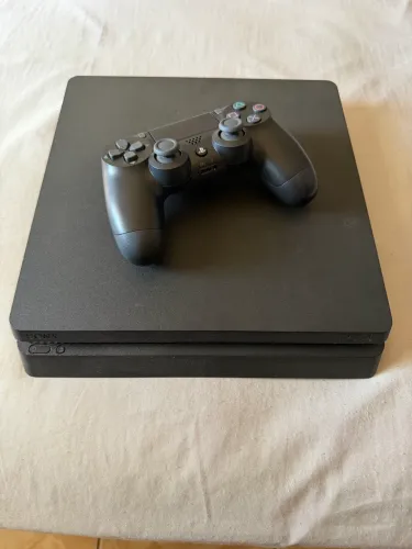 PlayStation 4 Slim 1TB
