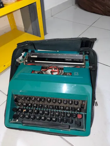 Máquina de datilografia olivetti studio 45