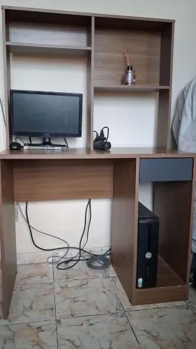 vendo escrivaninha em bom estado