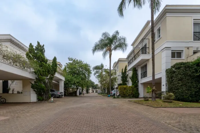 Casa de luxo em condomínio na Cidade Jardim, São Paulo-SP: 4 quartos, 4 suítes, 4 salas, 6