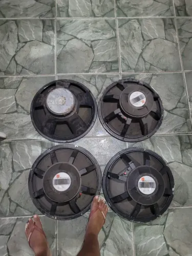 4 Woofers 18? Profissionais - 8 Ohms - Grave Pesado - PRA SAIR HOJE.