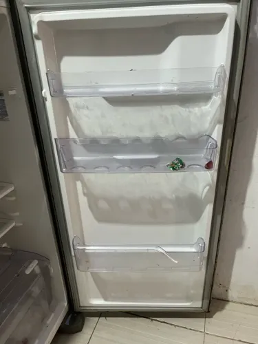 Geladeira com defeito