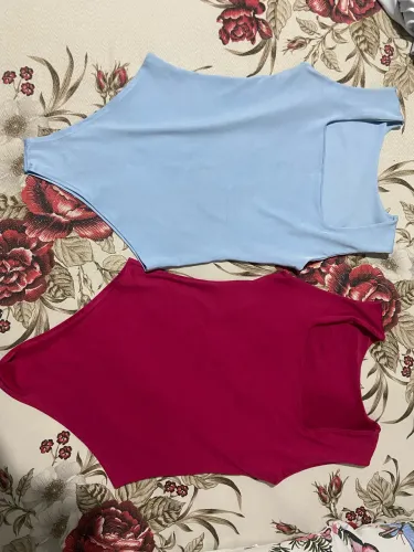 Kit com 2 Bodies Femininos Tam. M - Rosa e Azul