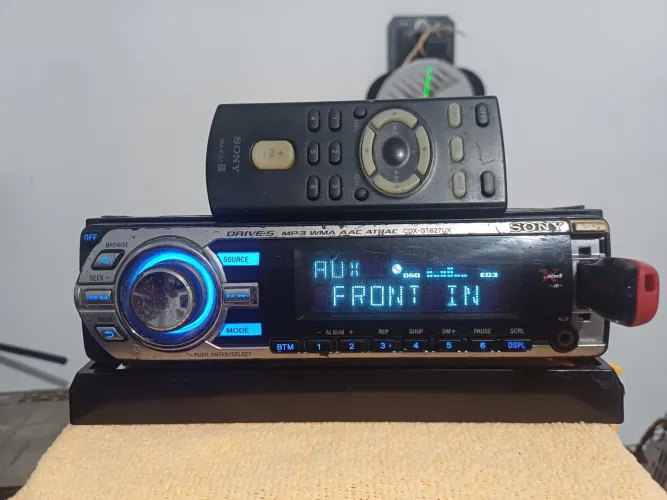 Sony cdx gt 627x ( COM BLUETOOTH NO AUXILIAR)