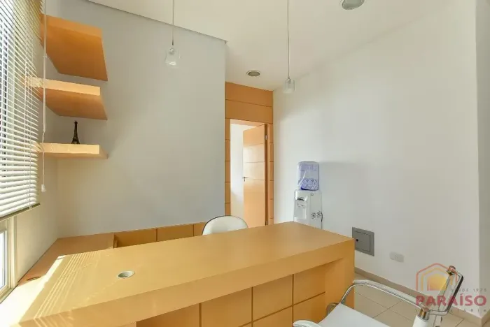 Conjunto para alugar, 30 m² no Batel - Curitiba/PR