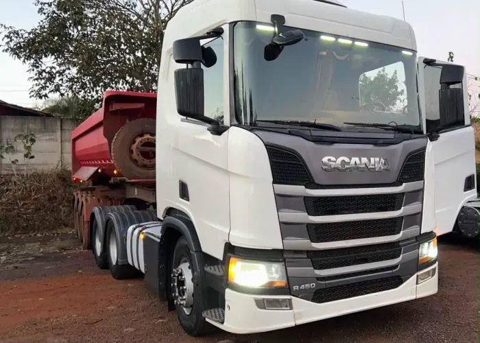 Scania R 450 6x2 com freio retardo