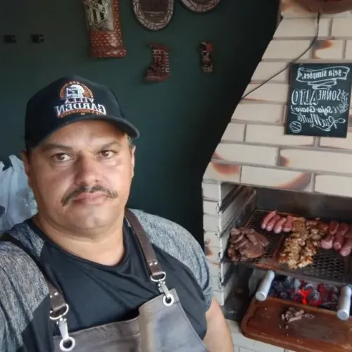 Churrasqueiro  free lançer pra seu evento