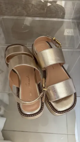 Sandália Luiza Barcelos flatform