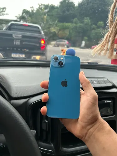 iPhone 13 impecável