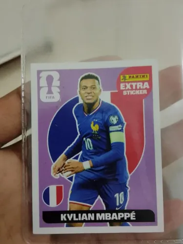 Figurinha legend do mbappe bordô