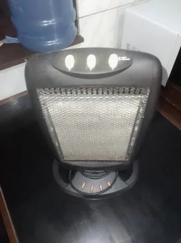 Aquecedor em ótimo estado ,funciona tudo certinho
