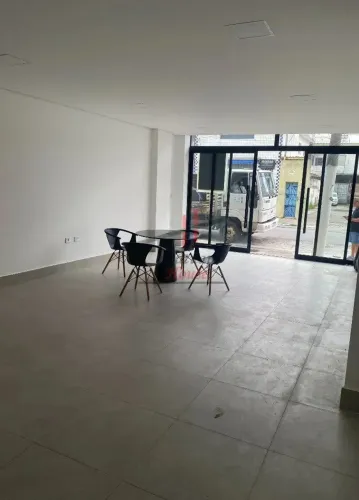 Loja de 50 m² a 300 metros do metro Carrão.