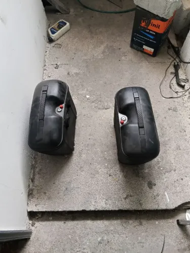 Baú givi quero 450 nós três, preço negociável, vendo separado tbem