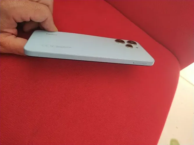 Redmi 12, 256 GB / R$800.00 whats. 62. *