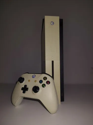 XBOX ONE S 500GB
