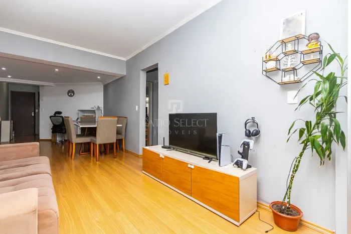 Apartamento semi mobiliado com 72 m², 2 quartos à venda no bairro Portão.