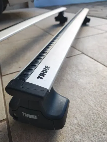 Rack Thule Wingbar impecável para carro sedan - barras e suportes