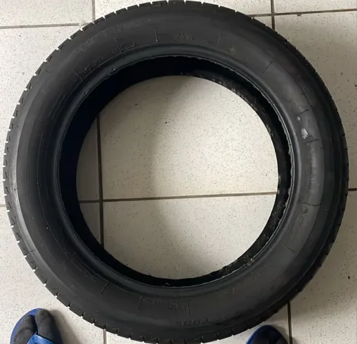 PNEU 17 , 205/55/17BRIDGESTONE R$300,00