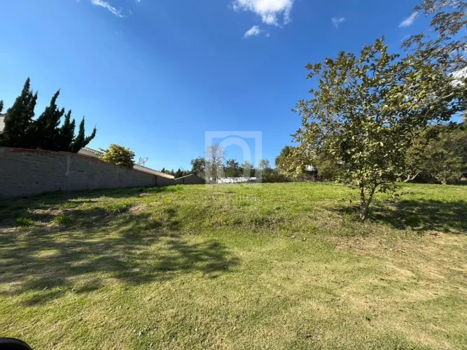 TERRENO A VENDA DE ESQUINA NO CONDOMÍNIO IBIRAPUERA ZONA OESTE EM SOROCABA-SP