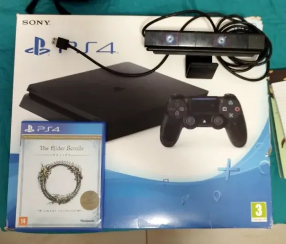 PlayStation 4 Slim 500GB Completo + Controle + Câmera + Caixa