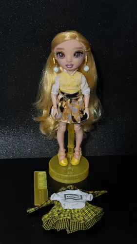 Boneca Rainbow High Sheryl
