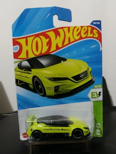 Hotwheels Nissan leaf nismo RC 02 t hunt