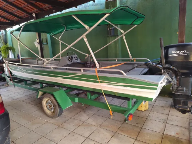 Vendo essa lancha 