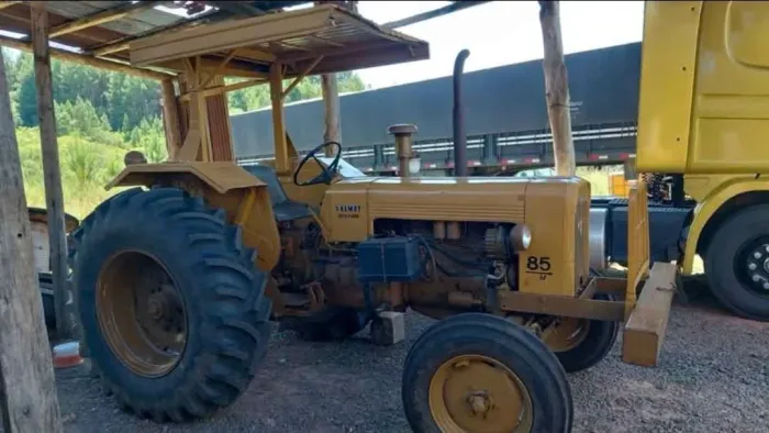 Trator Valmet 85 id
