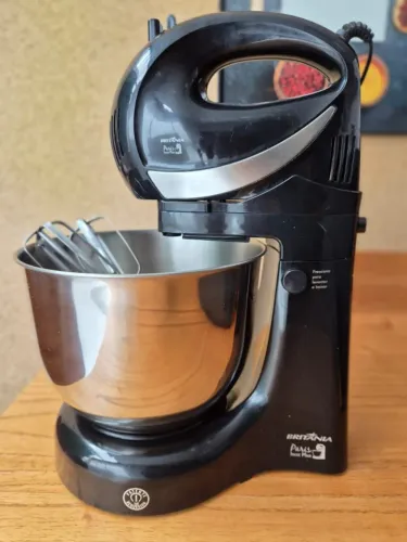 Batedeira Britânia Diamante Inox Turbo Duo 4,3L 550W, 220v Seminova, excelente estado