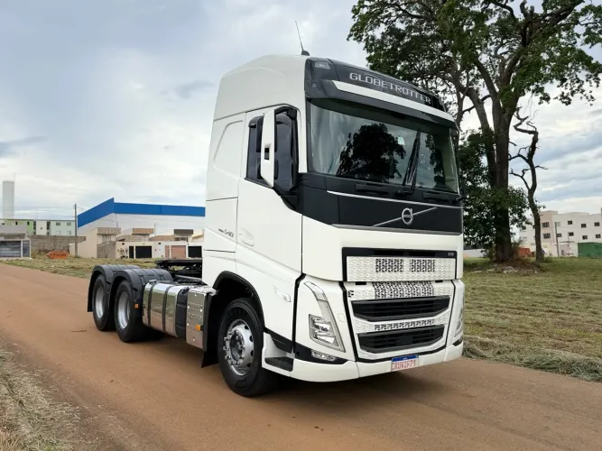 VOLVO FH 540 6X4 - 2022 apenas 267.000 km