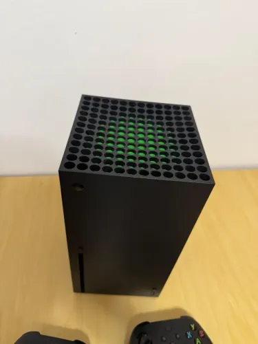 Xbox Series X 1TB - 2 controles e Incluso Jogos Mídia Digital