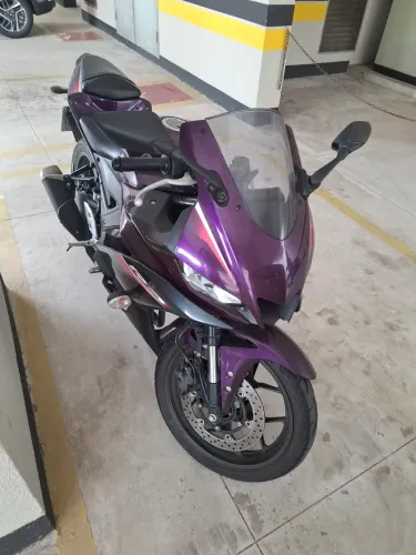 Moto R3 321 cilindradas esportiva 
