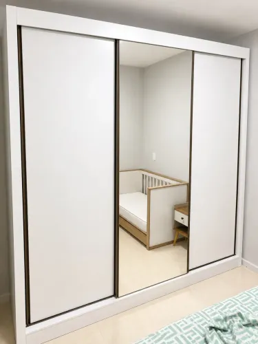 Guarda-Roupa Casal 3 Portas de Correr com Espelho - Excelente Estado