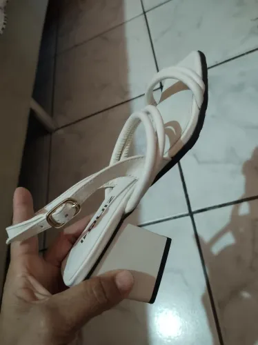 Sandália $70 reais. (Os 3 pares )