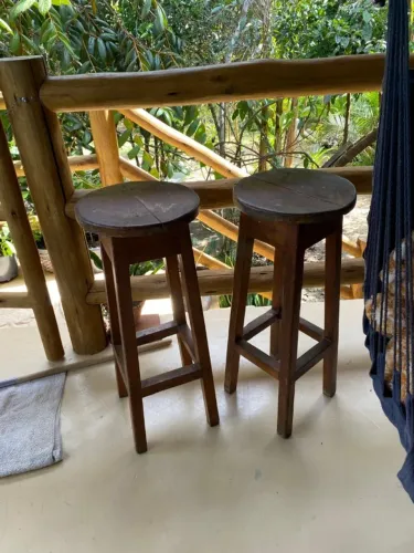 Banquetas de madeira