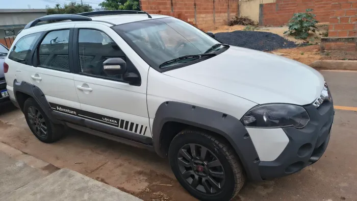 Fiat Palio Weekend Adventure Locker 1.8 Flex 2018