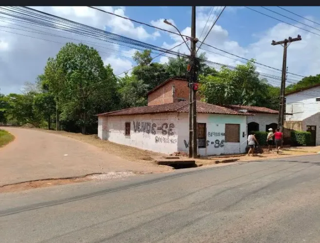Casa na avenida para venda