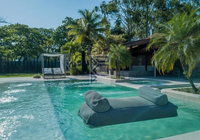 Casa de luxo em condomínio na Barra da Tijuca, Rio de Janeiro - 4 quartos, 3 suítes, 3 sal