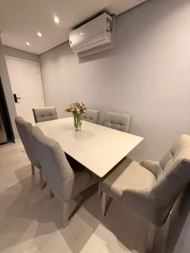MESA DE JANTAR 6 CADEIRAS