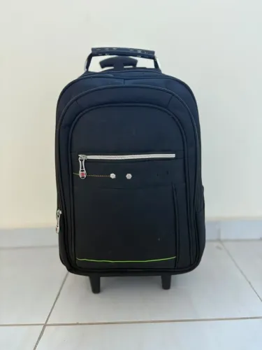 Mochila de rodinha seminova