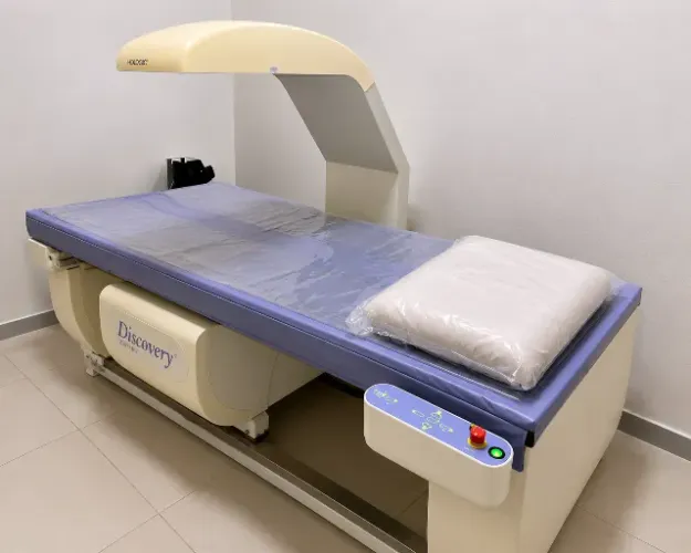 Densitômetro Ósseo Hologic Discovery WI Corpo Inteiro - Estado de Novo