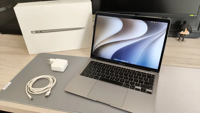 MacBook Air M1 Space Gray - 8Gb / 256Gb