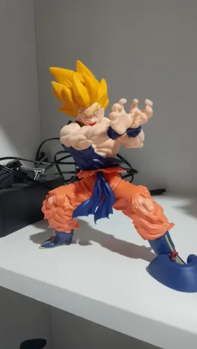 Action figure do Goku