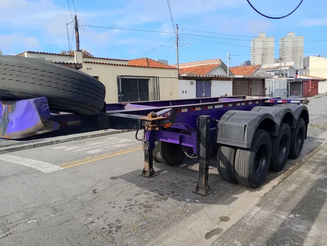 Vendo carreta porta contêiner 20 pés