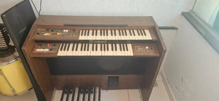 Órgão Minami MM 3300 R$ 400