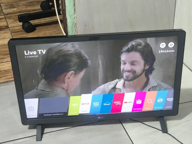 Tv smart LG 24 polegadas funcionando perfeitamente com controle remoto original 