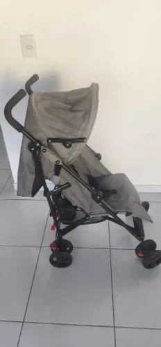 Carrinho de Bebé Tipo Guarda-Chuva - Praticidade e Conforto para o Dia a Dia!