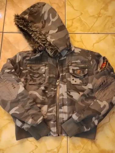 Jaqueta Feminina Estilo Militar