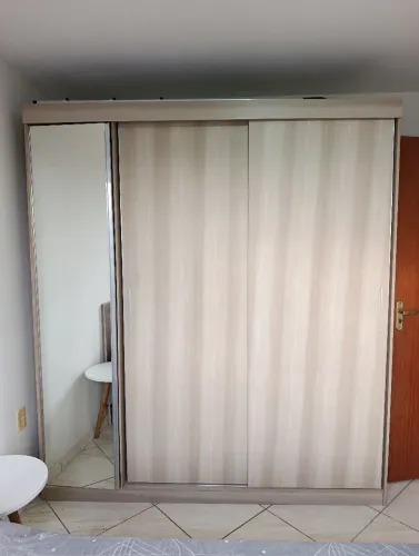 Guarda-roupa Casal