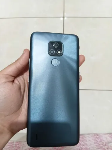 MOTO E7 